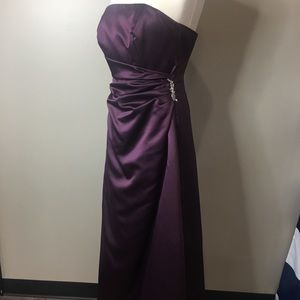 Purple strapless formal dress